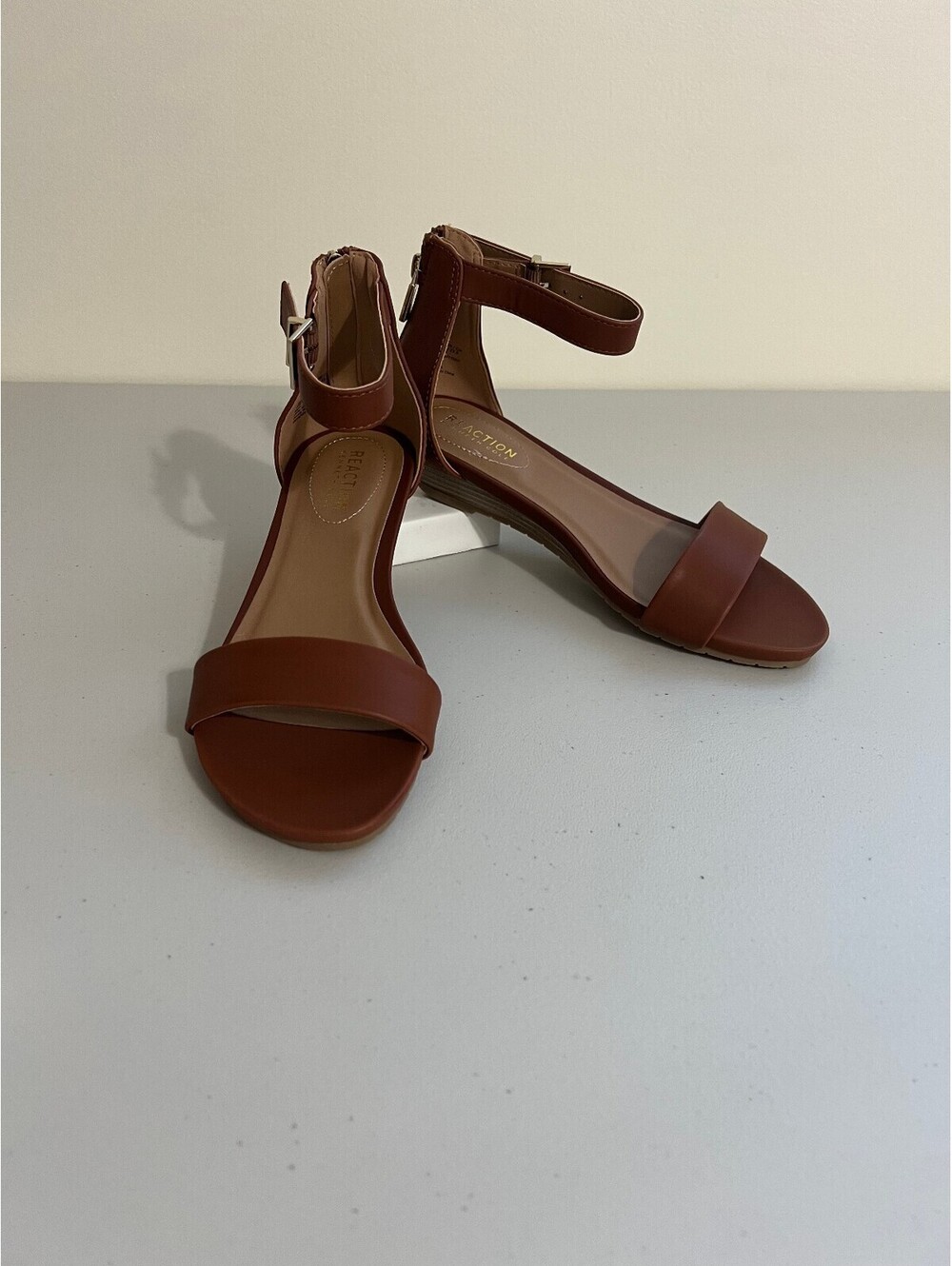 Kenneth Cole Reaction Women's Great Viber Sandals - Tan, Size, 7
